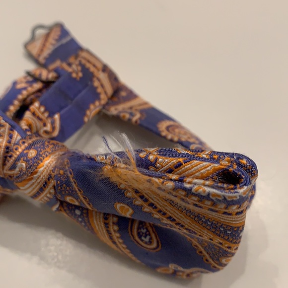 100% silk made in Canada 🇨🇦 - Picture 3 of 4